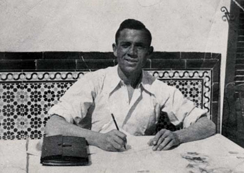 Miguel Hernández en Jaén en la primavera de 1937 Miguel Hernández con - photo 20