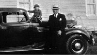 Joseph Bonanno y su hijo Bill de cuatro años en 1936 Joseph Bonanno en 1941 - photo 7