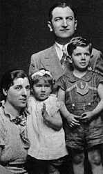 Joseph Fay y sus hijos Bill y Catherine en 1936 Bill y su hermana Catherine - photo 10