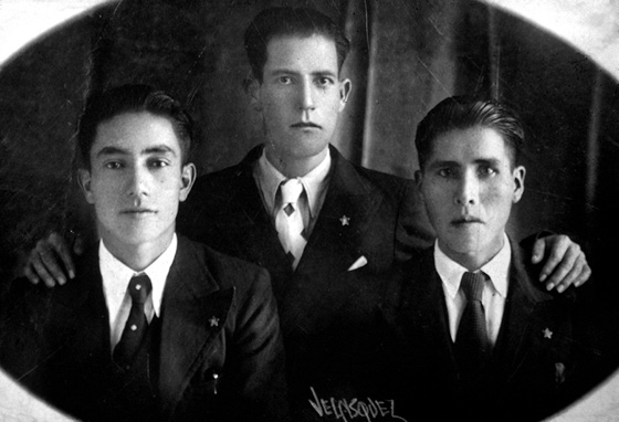 Daniel junto a dos compañeros de la Jota 30 de agosto de 1941 - photo 7