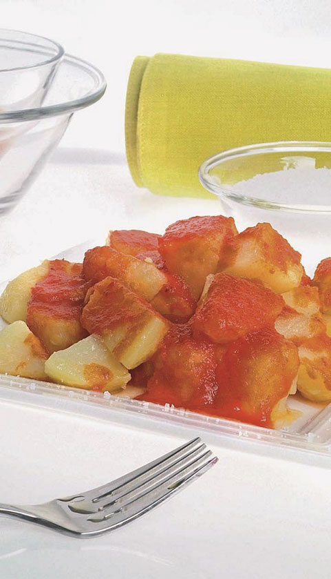 INGREDIENTES 4p 4 patatas 400 ml de salsa de tomate salsa picante al gusto - photo 14