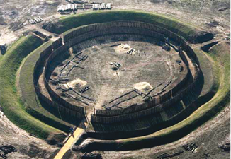 El círculo de Goseck que se halla en esa ciudad alemana fue construido hacia - photo 3