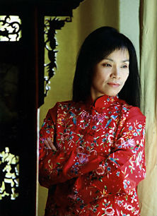 ANCHEE MIN nacida en 1957 en Shanghái es una escritora fotógrafa y música - photo 4