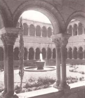 Claustro del monasterio de Ripoll Invasión musulmana de la Península - photo 1