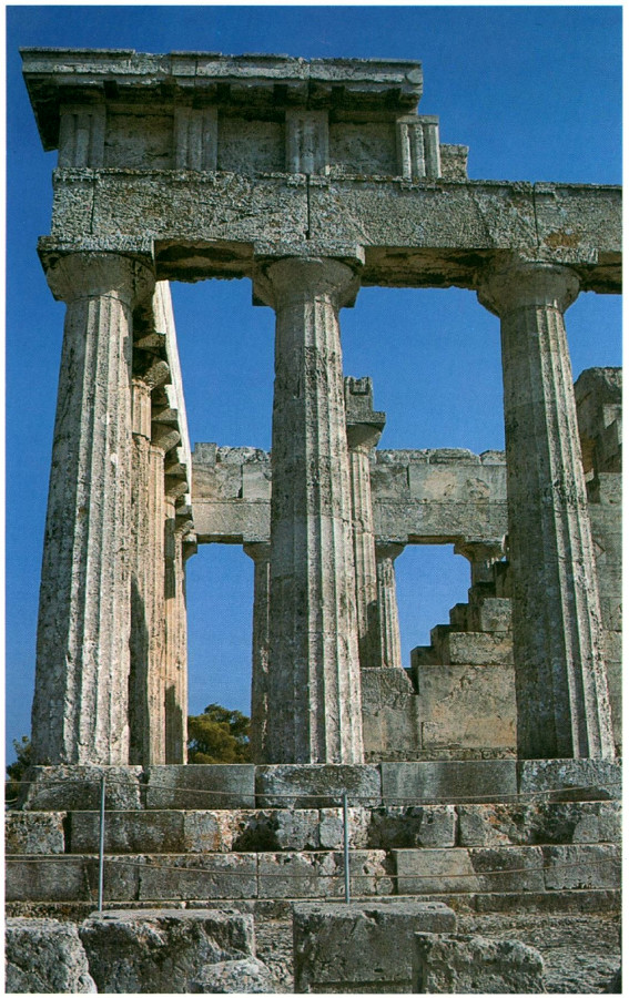 Esquina N O del templo de Atenea en Egina que data del 500 a C La - photo 8