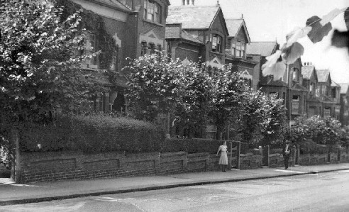 Nuestra calle en Highgate Londres Cortesía de Mary Hawking Recuerdo quejarme - photo 14