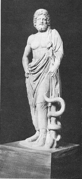 Estatua de Esculapio hecha en mármol Fue descubierta en 1896 y hoy se - photo 3