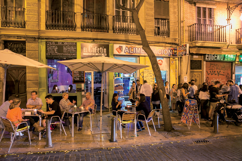 Vida nocturna en Ciutat Vella Gonzalo Azumendi Cafés con solera Cafés - photo 16