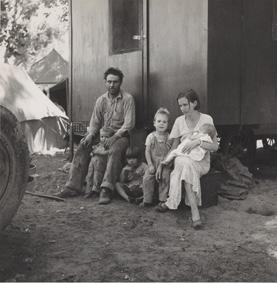 7 Familia huyendo 1935 Fotografía de Dorothea Lange 8 Campamento para - photo 9
