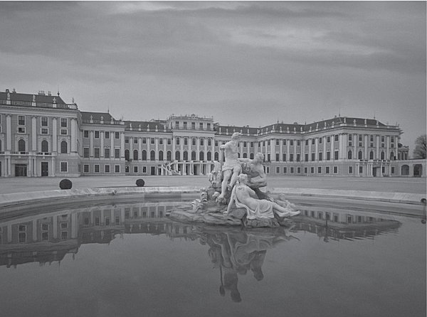 Palacio de Schönbrunn Viena E l palacio de Schönbrunn era uno de los más - photo 8