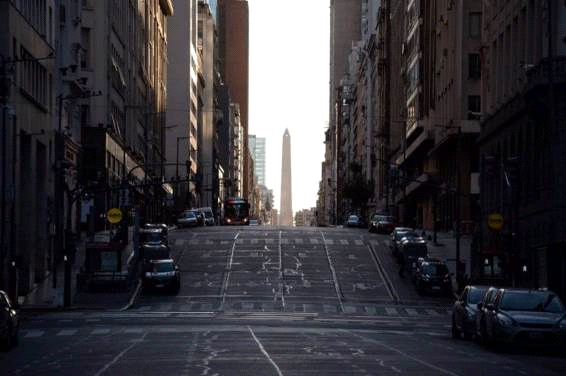 Avenida de Buenos Aires vacía por la cuarentena el pasado 21 de marzo El - photo 2