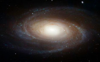 Galaxia espiral La imagen reciente es la Galaxia espiral M81 bajo los créditos - photo 9