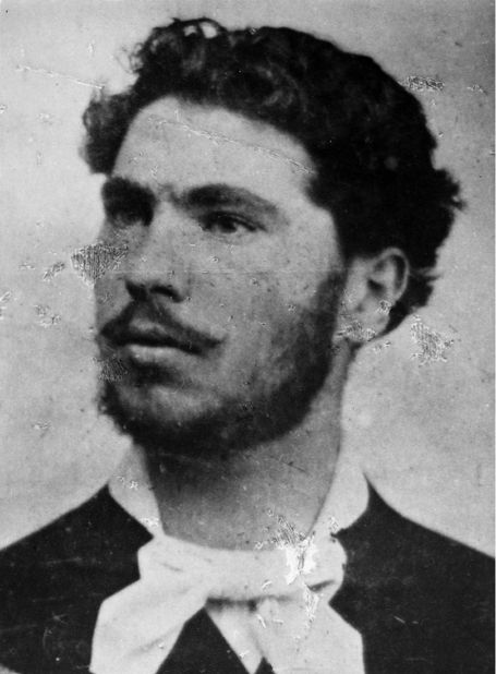 El padre de Frankl Gabriel cuando era alumno de secundaria aprox 1879 - photo 4