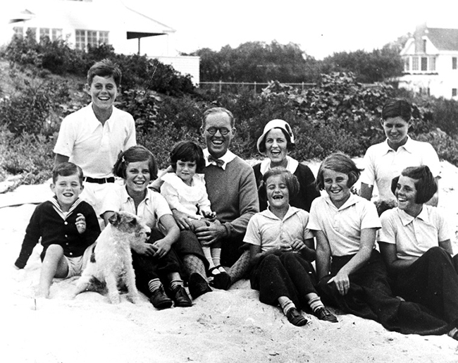 El clan Kennedy foto de 1931 UN JOVEN REBELDE CON UN DELICADO ESTADO DE SALUD - photo 1
