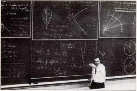 Richard Feynman durante la conferencia sobre el movimiento de los planetas - photo 4