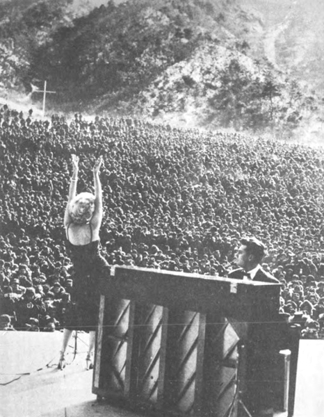 Marilyn hipnotiza a las tropas en Corea durante su primera y última gira de - photo 1