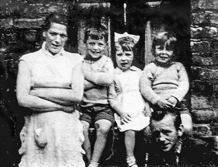 Jean McConville con Robert Helen Archie y su marido Arthur La educación - photo 2