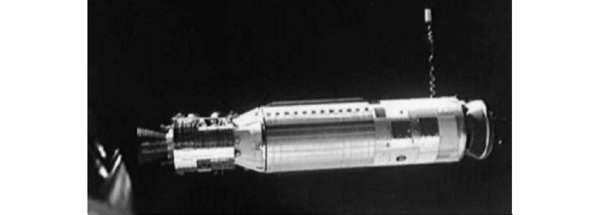 Vista del vehículo-objetivo Agena desde el Gemini VIII antes del primer - photo 21