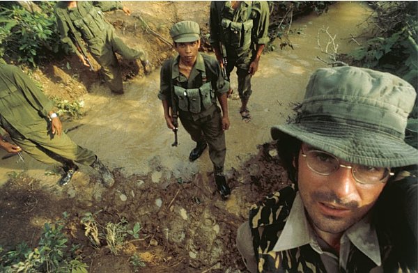Con los jemeres rojos en sus territorios liberados Camboya 1983 - photo 17