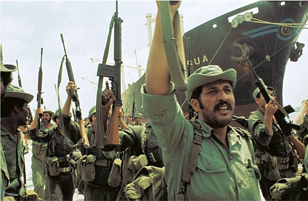 Juran morir por Gadafi pero el enemigo está a más de 1500 kilómetros Guerra - photo 19