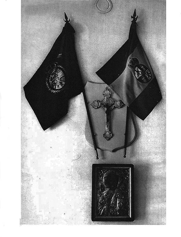 El pendón de Castilla la bandera de Espaa y el crucifijo que tuvo en sus manos - photo 6