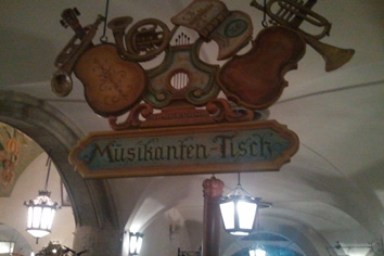 Imagen de la céntrica y popular cervecería Hofbrauhaus en Múnich A la salida - photo 2