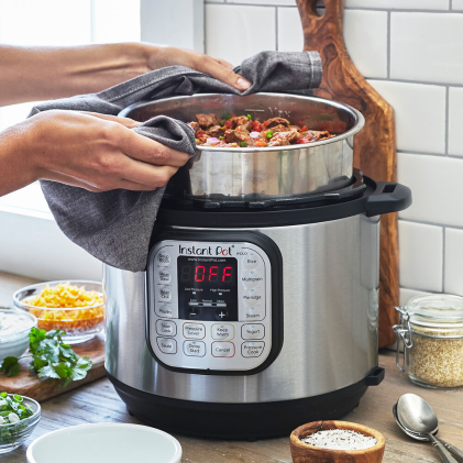 L a olla a presión Instant Pot sirve como aparato programable multiuso y puede - photo 1