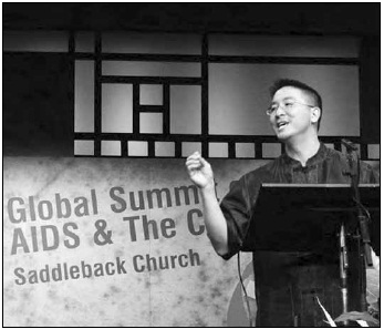 Aquí estoy dando una conferencia en la Cumbre Global sobre el SIDA en 2007 en - photo 2