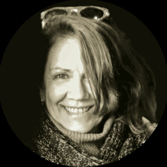 SANDRA RUSSO Es periodista escritora y docente Su trayectoria comenzó en - photo 9