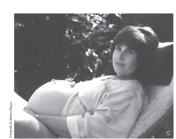 La autora Barbara Harper relajada entre contracciones unas pocas horas antes - photo 4