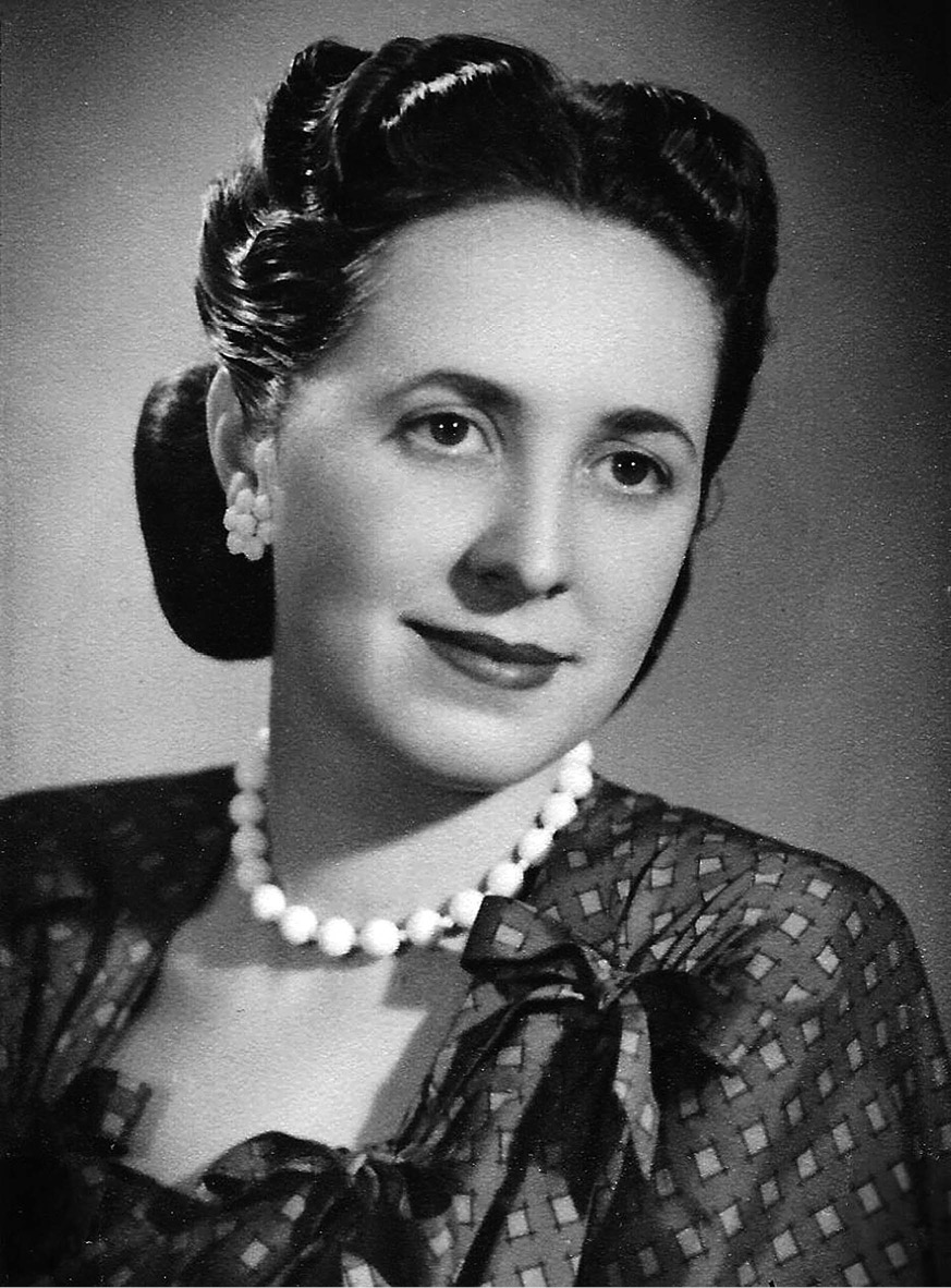 Ángela Landa en 1948 ÁNGELA LANDA INSTANTÁNEAS DE UNA VIDA Mucho antes de - photo 3