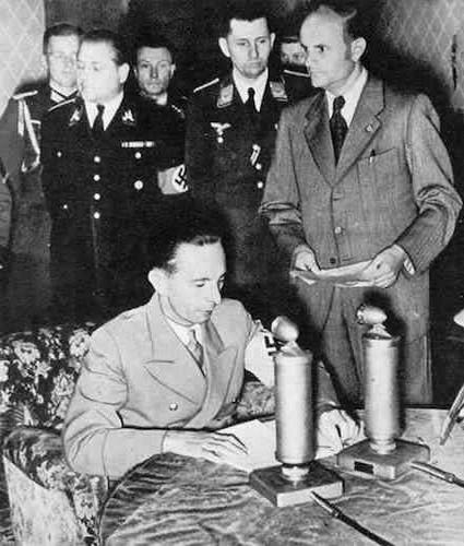 Goebbels anuncia al pueblo alemán el inicio de la guerra contra Rusia - photo 12