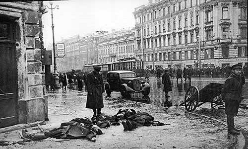 Los efectos de los primeros bombardeos de la ciudad Hitler visita el - photo 13