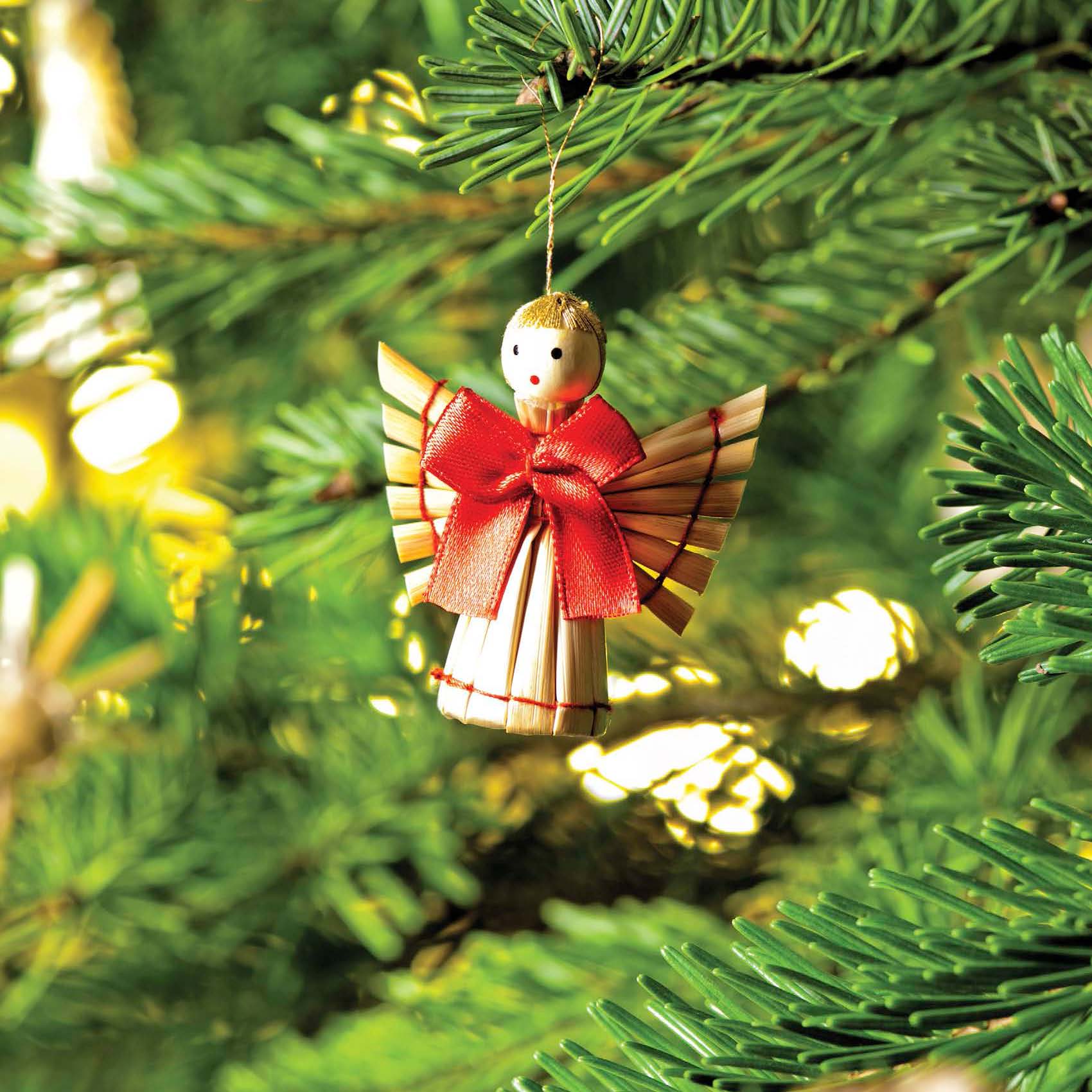 EL ÁNGEL DE LA REINA Poner un ángel en lo alto del árbol de Navidad se volvió - photo 9
