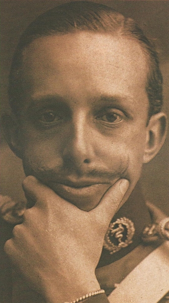 Alfonso XIII en 1915 foto Kaulak España era uno de los países más atrasados - photo 4