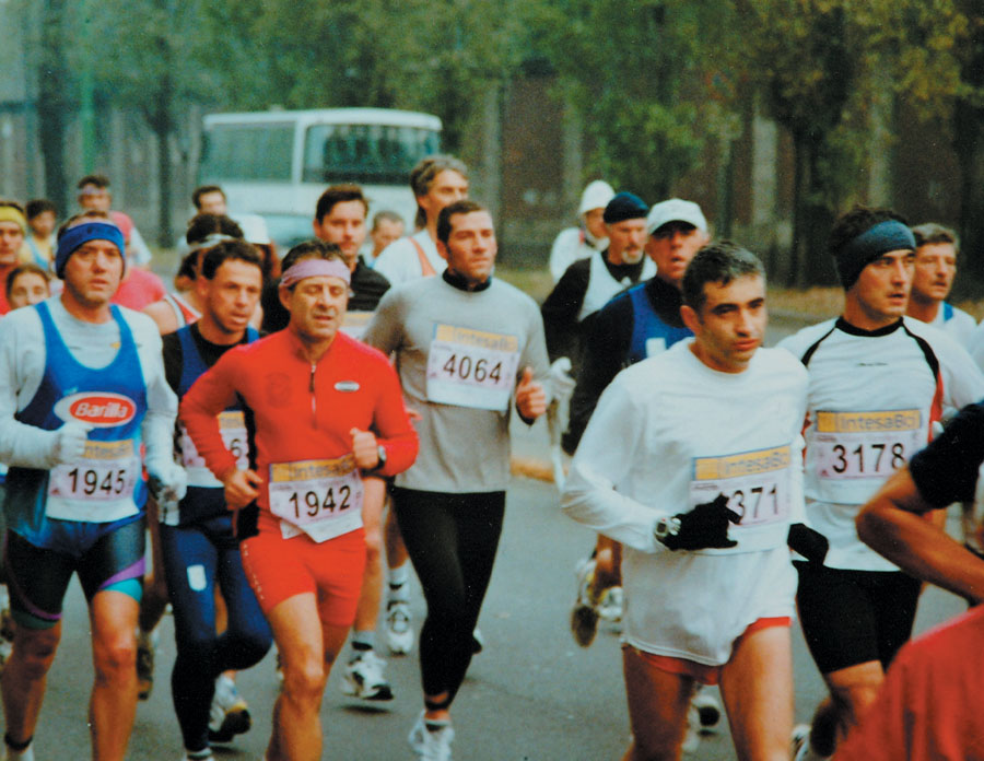 Mujeres hombres jóvenes ancianos todos pueden practicar el deporte más - photo 4