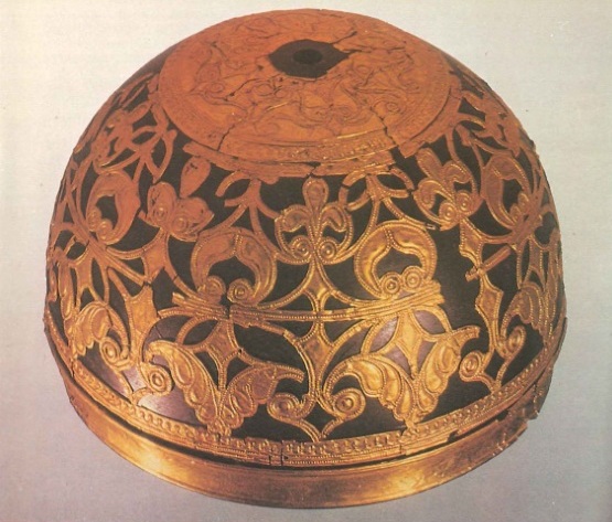 Tazón celta de oro calado siglo V-IV a C Museo Estatal de Berlín - photo 5