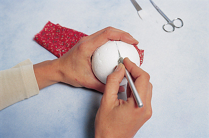 Insertar el tejido con la lima de uñas en uno de los cortes Recubrir el gajo y - photo 6