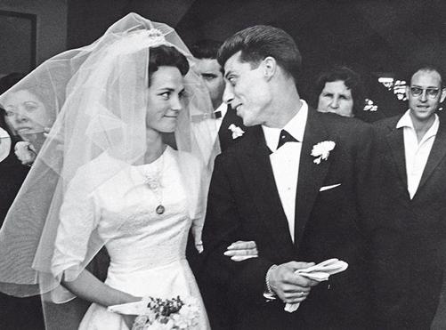 Se casaron el 9 de agosto de 1964 Juan Pedro mi hermano mayor con mi madre - photo 2