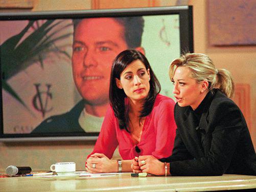 Con Alicia Senovilla en marzo de 2001 en Como en la vida En Salsa Rosa - photo 18