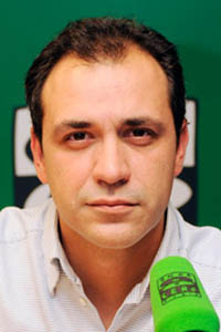 BRUNO CARDEÑOSA CHAO Orense 1972 es periodista escritor y reportero de - photo 1