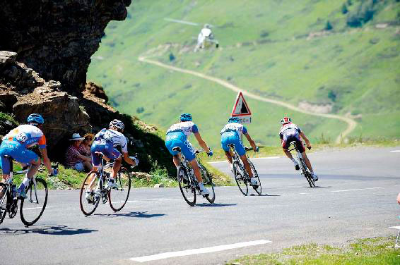 Carretera abajo en el Tour 2009 Una vez Cadel perdió toda esperanza de - photo 17