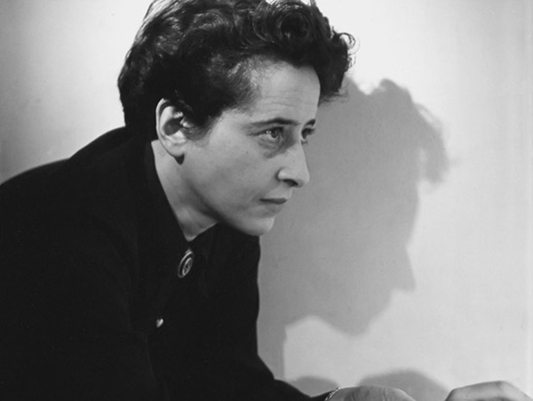 Hannah Arendt Imagen tomada en París hacia 1930 Son muchos los - photo 1