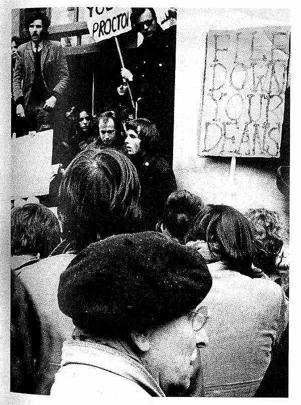 Agitando en Oxford Protestando contra una peluquería racista 1968 - photo 13