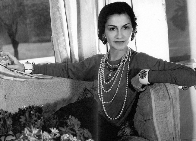 Retrato de Coco Chanel por Boris Lipnitzki LA TRANSFORMACIÓN DE GABRIELLE EN - photo 1