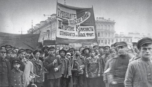 Texto de la pancarta Temblad señoritos polacos Los comunistas de - photo 5