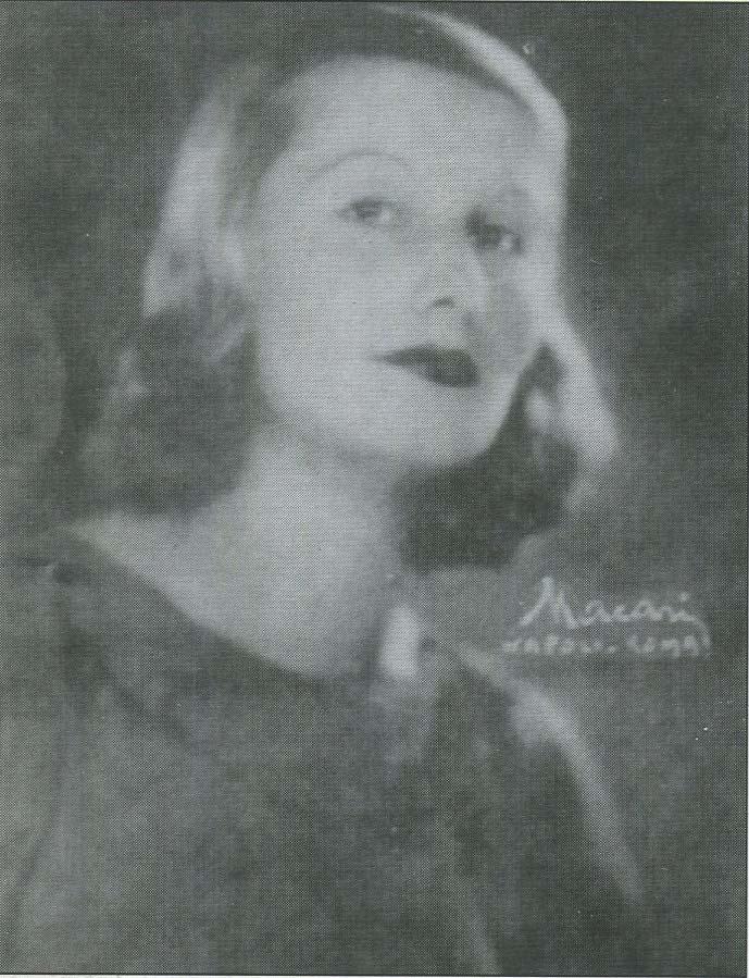 Retrato de su madre Romilda Romilda vestida para una prueba 1932 - photo 4