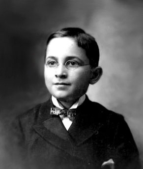Retrato de Harry S Truman cuando tenía 13 años A principios de los años 1900 - photo 2
