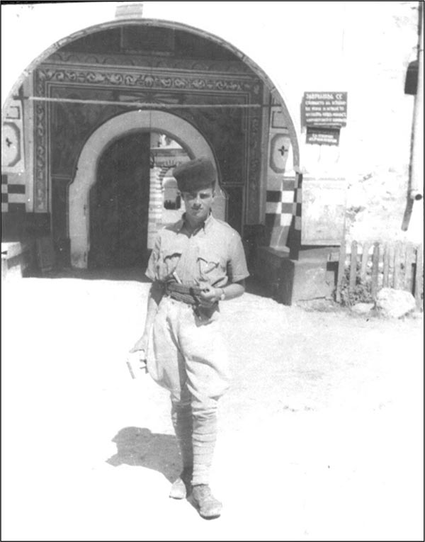 Patrick Leigh Fermor en el monasterio de Rila Bulgaria otoño de 1934 Debía - photo 2