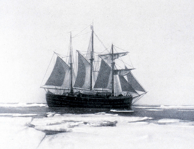 Fotografía del barco Fram Pero Roald Amundsen adelantado en la carrera al - photo 2